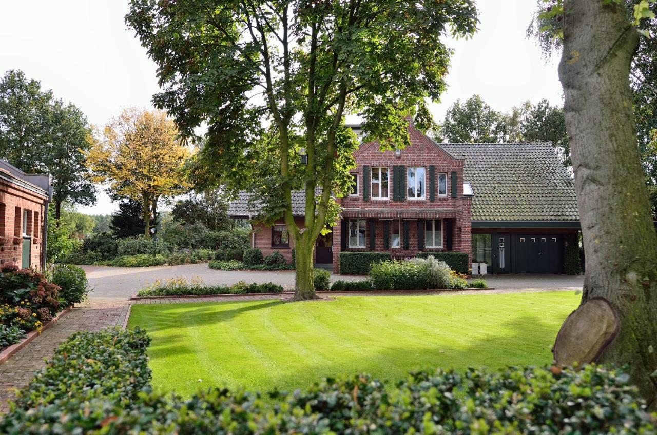 Große Ferienwohnung, auf Bauernhof mit Ponys und Pferden, ländlich und ruhig, Nähe Dümmer See Holdorf Exterior foto